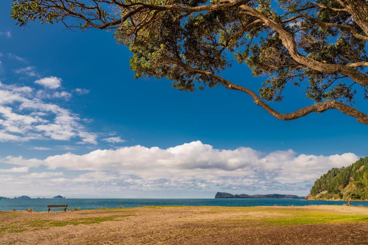 Retreat By The Beach - Pauanui Holiday Home Экстерьер фото