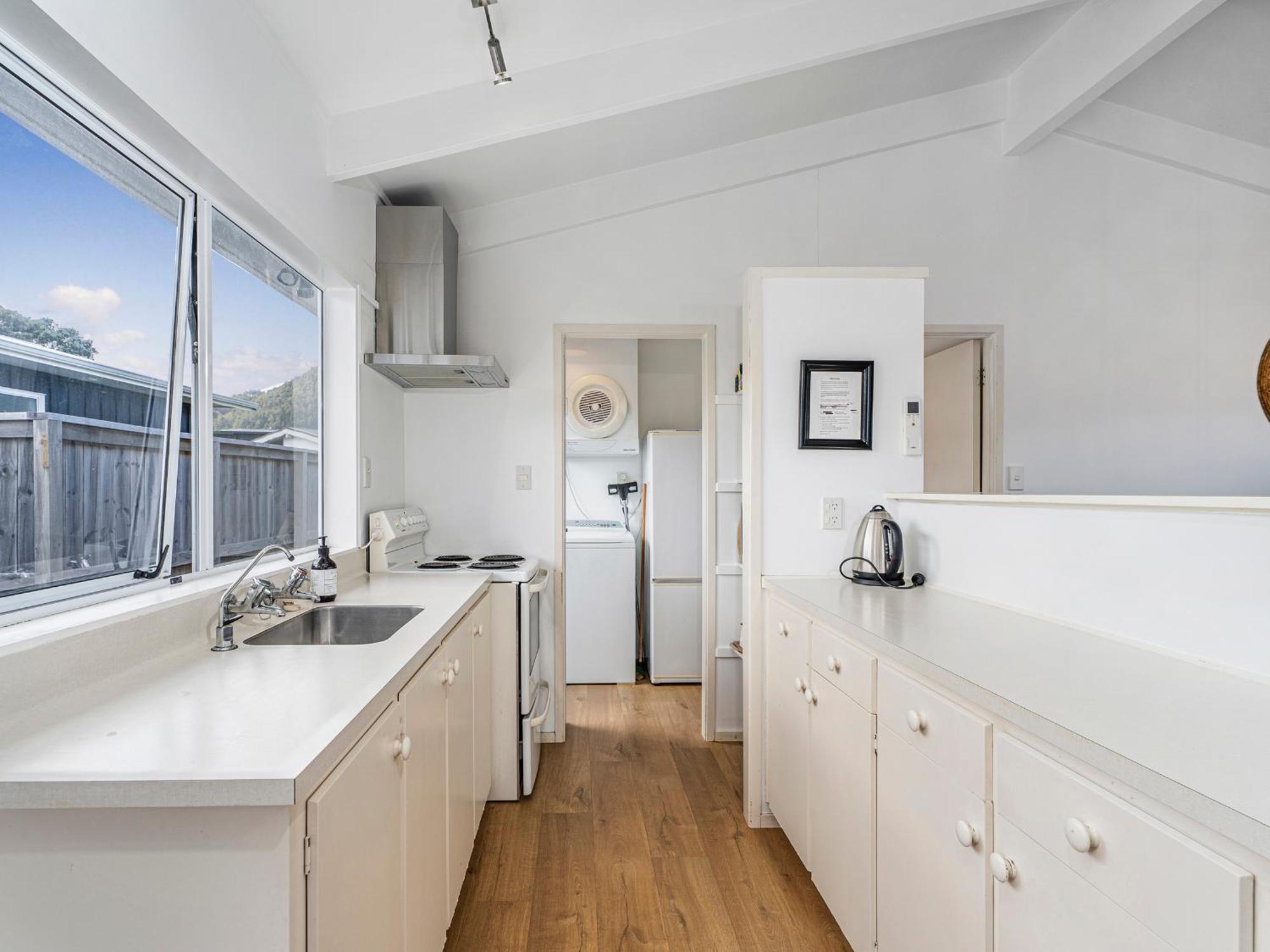 Retreat By The Beach - Pauanui Holiday Home Экстерьер фото