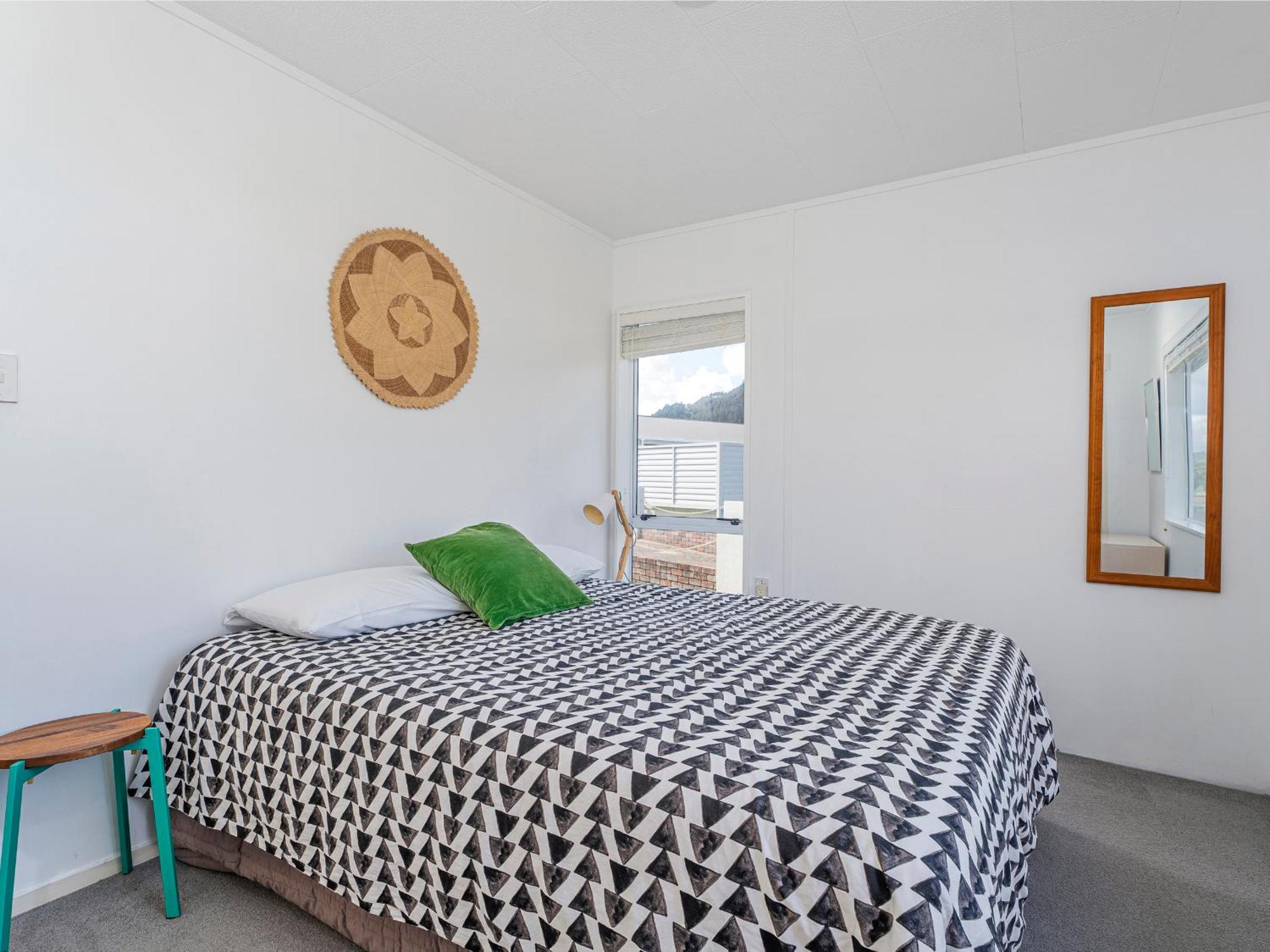 Retreat By The Beach - Pauanui Holiday Home Экстерьер фото