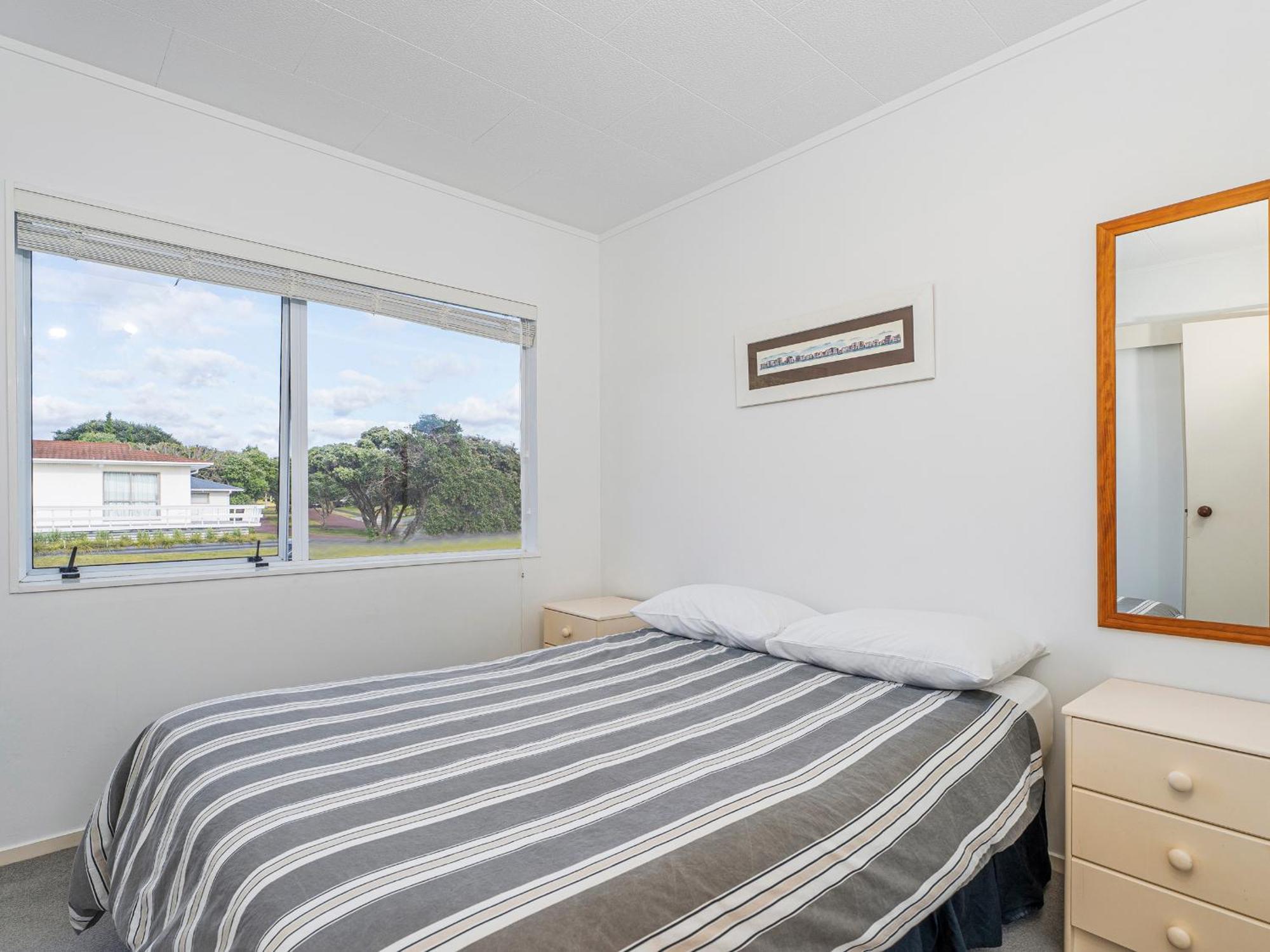 Retreat By The Beach - Pauanui Holiday Home Экстерьер фото