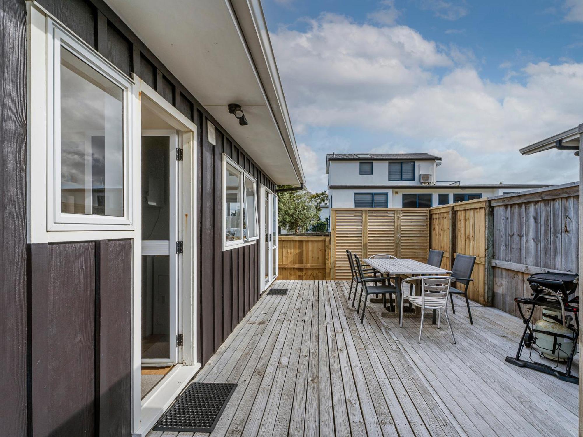 Retreat By The Beach - Pauanui Holiday Home Экстерьер фото