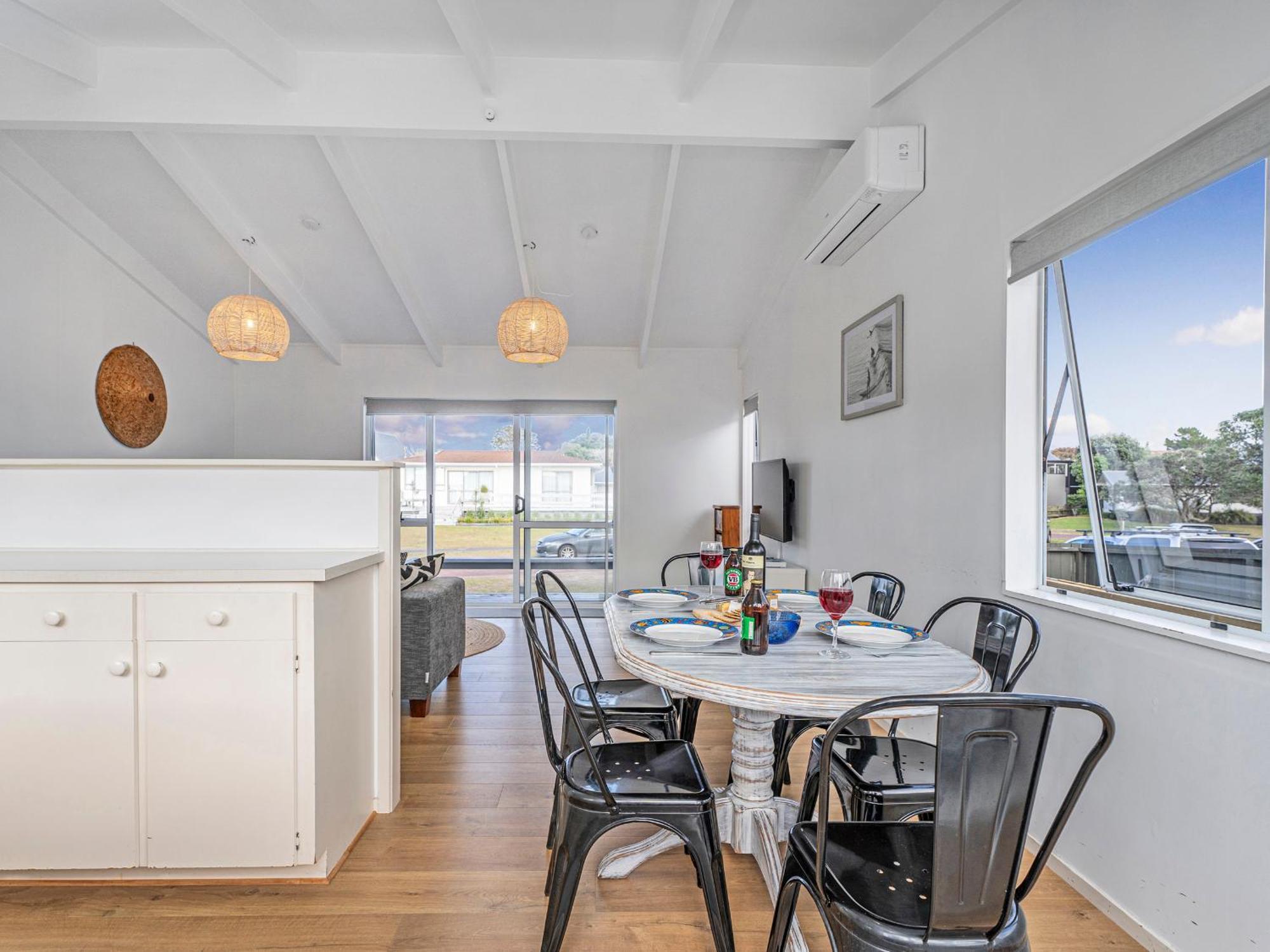 Retreat By The Beach - Pauanui Holiday Home Экстерьер фото