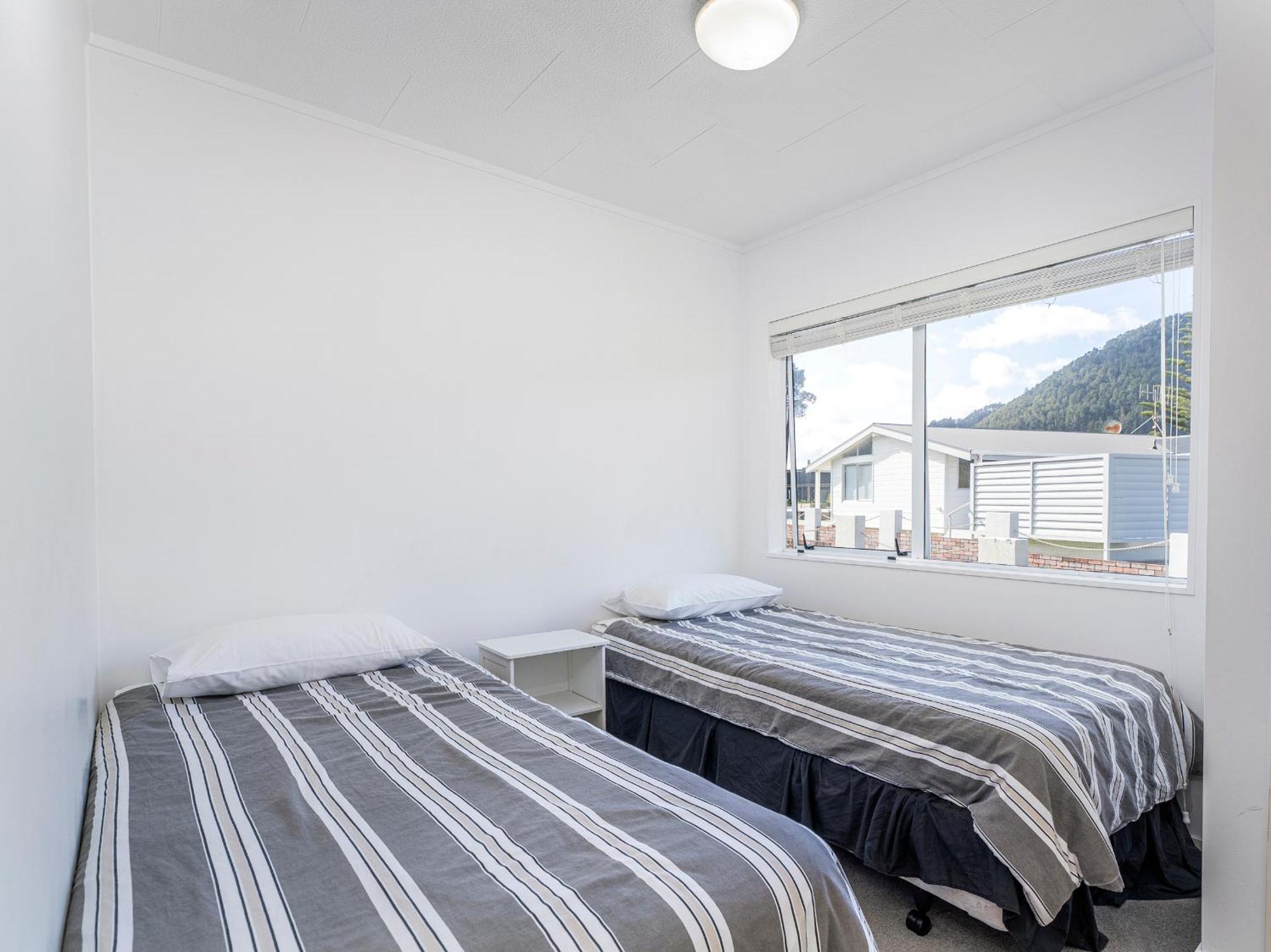 Retreat By The Beach - Pauanui Holiday Home Экстерьер фото