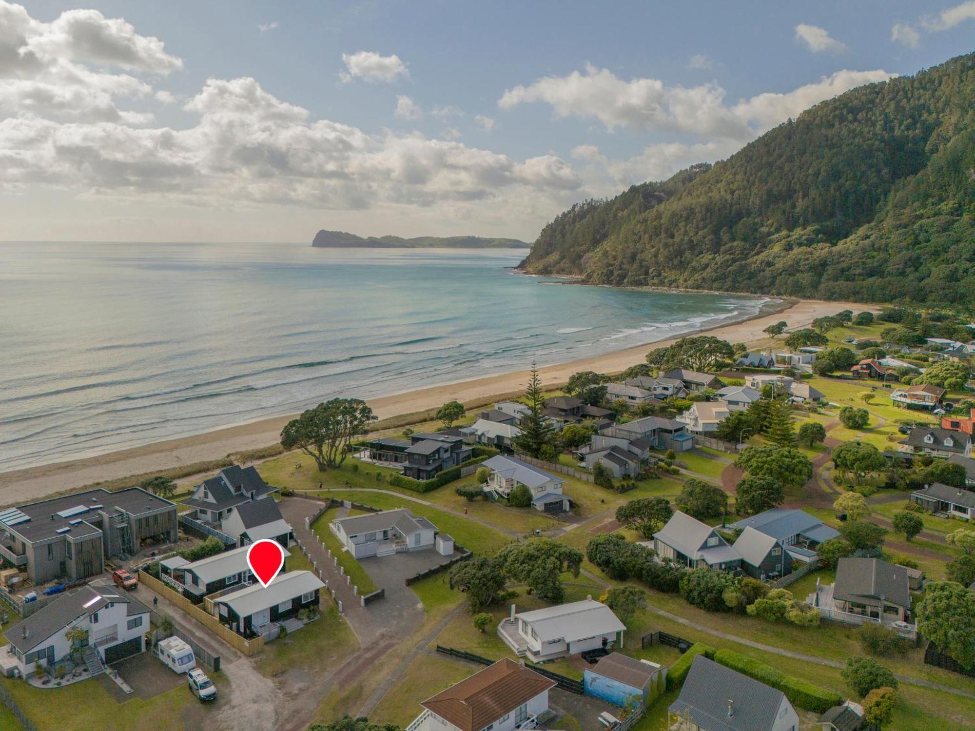 Retreat By The Beach - Pauanui Holiday Home Экстерьер фото