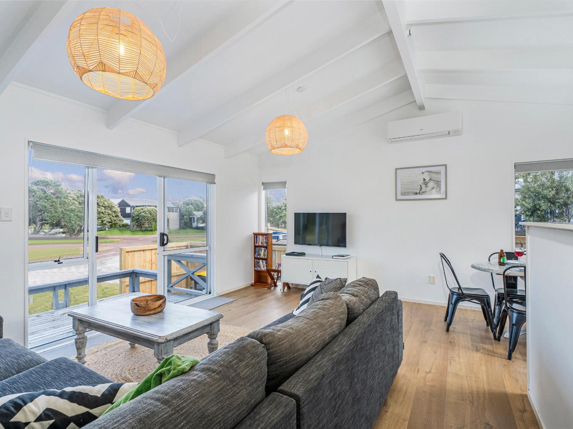 Retreat By The Beach - Pauanui Holiday Home Экстерьер фото