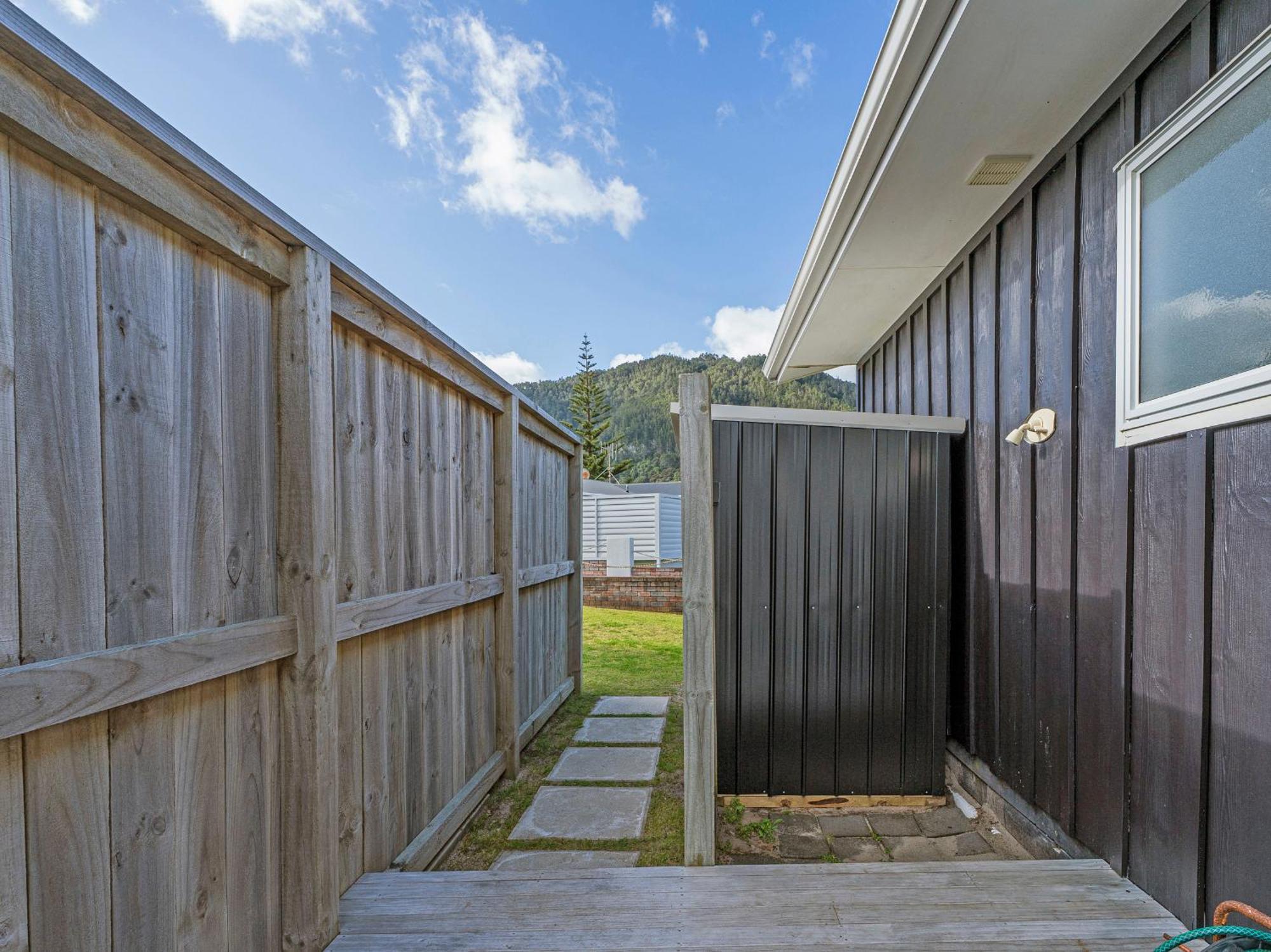 Retreat By The Beach - Pauanui Holiday Home Экстерьер фото