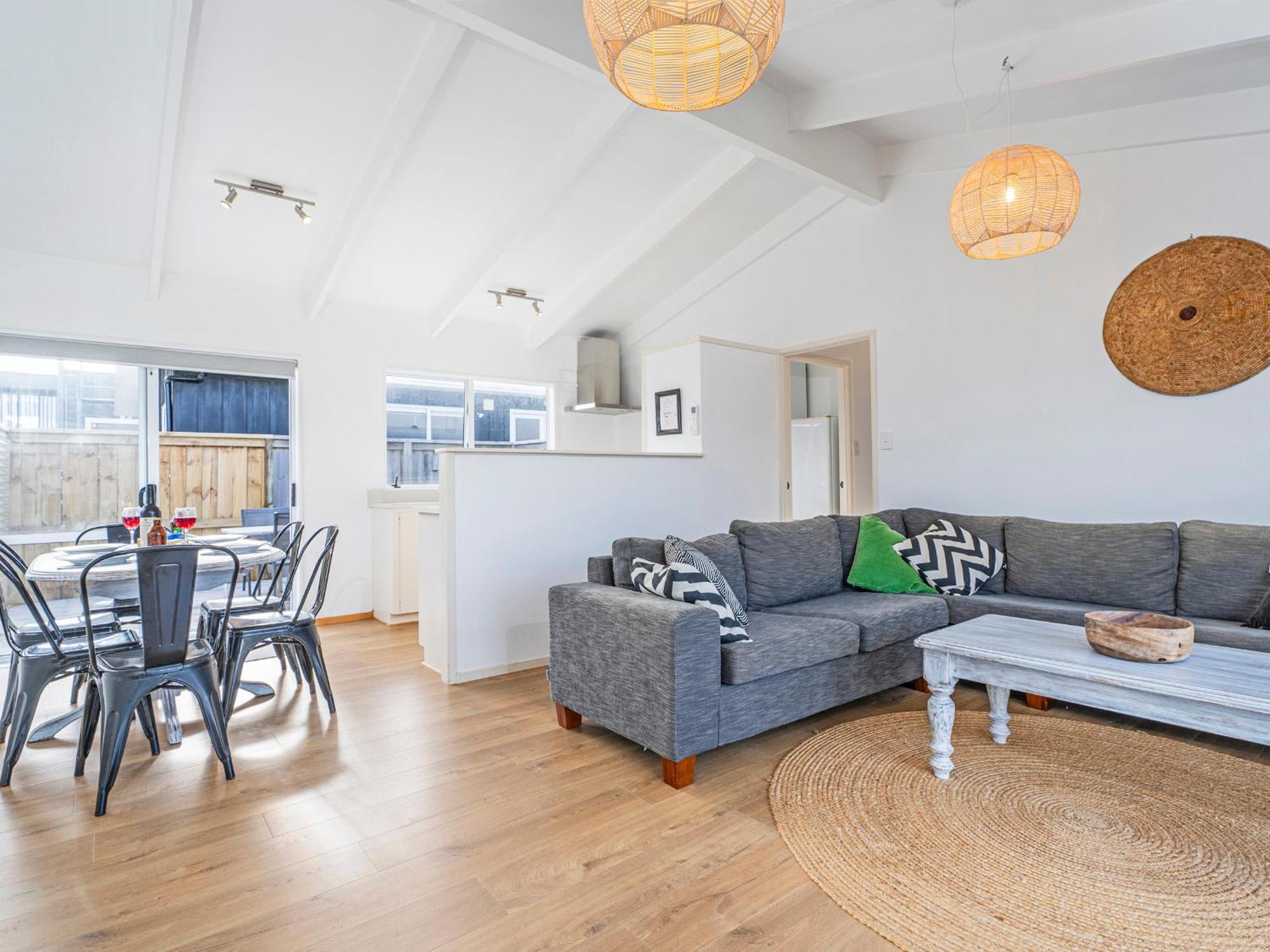 Retreat By The Beach - Pauanui Holiday Home Экстерьер фото