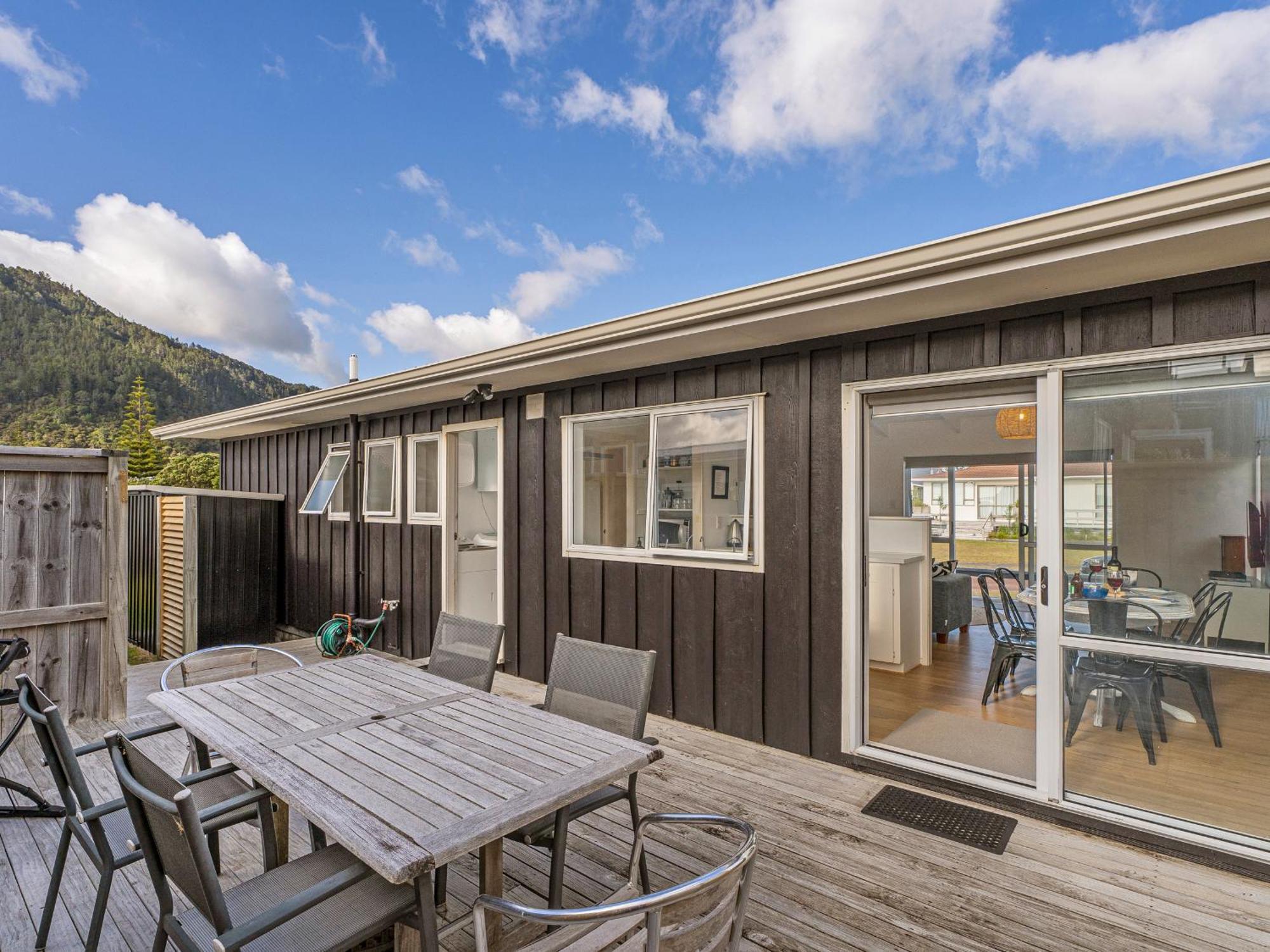 Retreat By The Beach - Pauanui Holiday Home Экстерьер фото